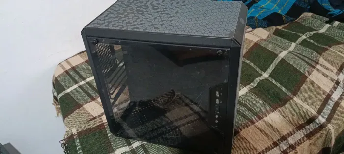 Gabinete gamer cooler master