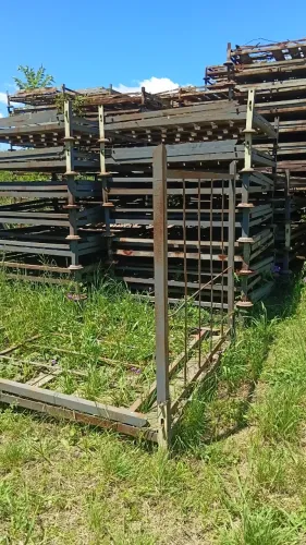 PALETES RACKS METALICO EMPILHAVEIS