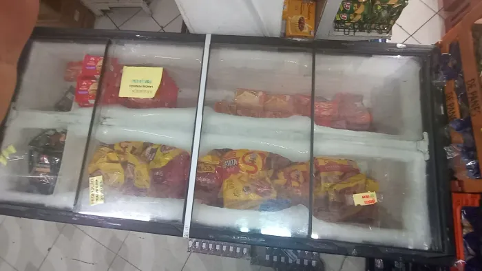Ilha expositora congelados