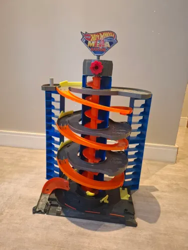 Pista Mega Garagem Hot Wheels