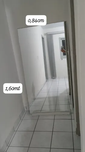 Vende se espelho, sem marcas de uso!