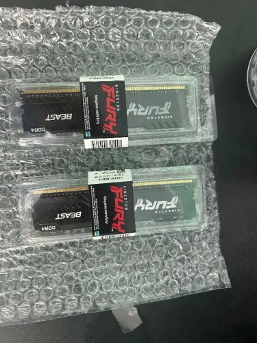 Memória de 2 X 16GB DIMM DDR4 3200Mhz CL16 FURY Beast 1,35V 1Rx8 288 pinos para desktop