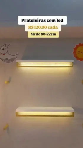 Prateleira com led e gancho para cabide