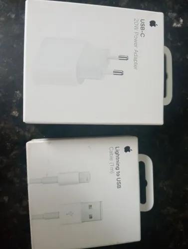 Vendo carregador iPhone
