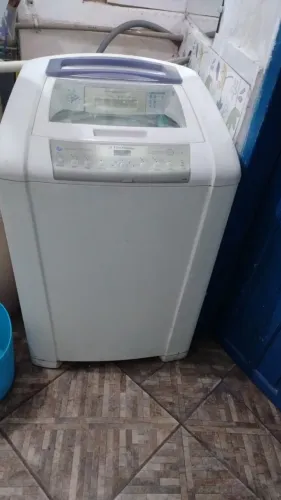 vende maquina de lavar para retirada de peça, electrolux premium 8 kg R$ 230,00