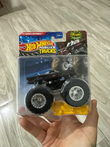 Hotwheels monster trucks batman tv séries 