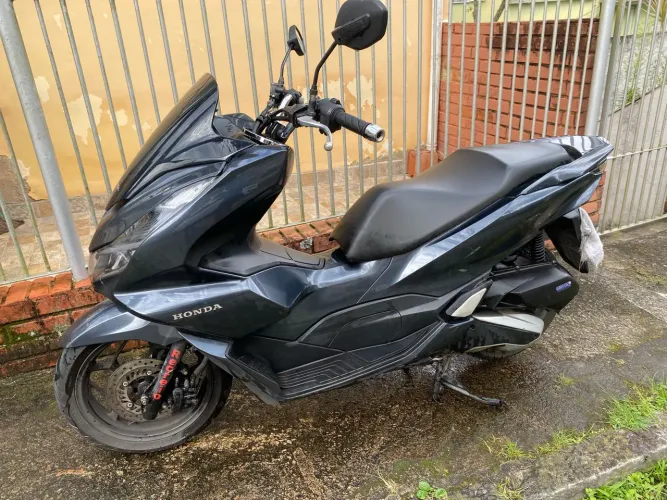 Moto PCX 2024 - Revisada - Único dono