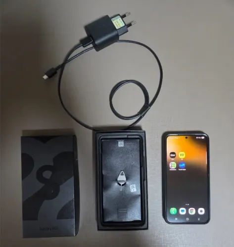 Samsung Galaxy S22 5G 128GB - Preto - Ótimo estado