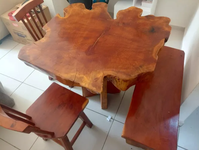 Mesa de jaqueira