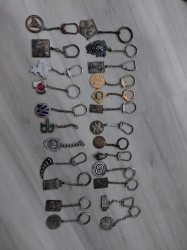 CHAVEIROS COLECIONÁVEIS EM METAL - ANOS 60/70