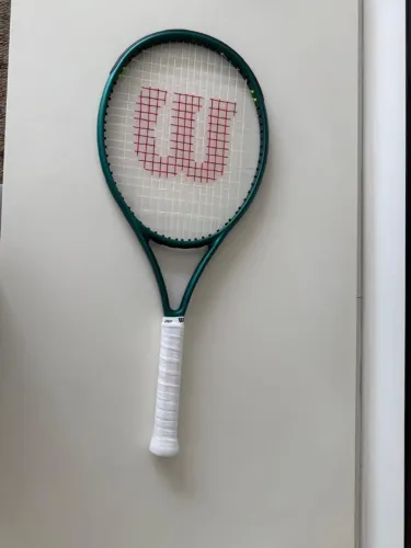 Raquete de tênis Wilson Blade V9 26 Junior - Nova/sem uso