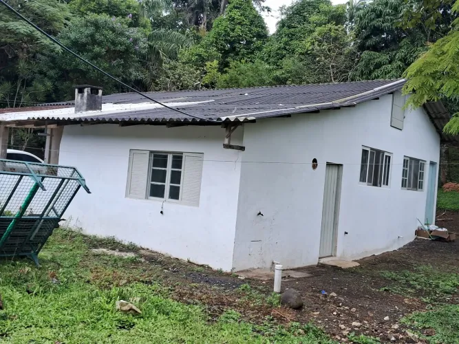 Ótima residência em área rural ,conforto em meio a atureza.