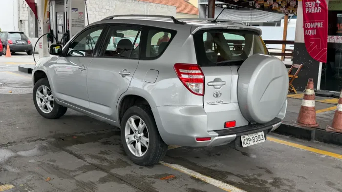 Toyota RAV4 2.4 4X2 16V 170cv Aut. 2012