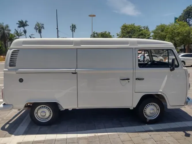Volkswagen Kombi Furgão 1.4 MI Total Flex 8V 2013