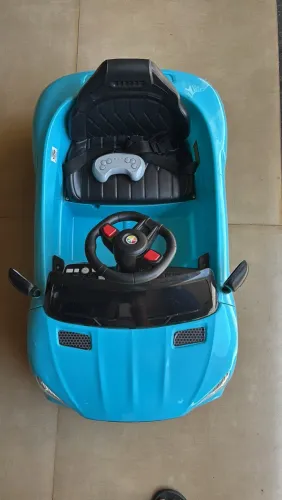 Carrinho elétrico infantil