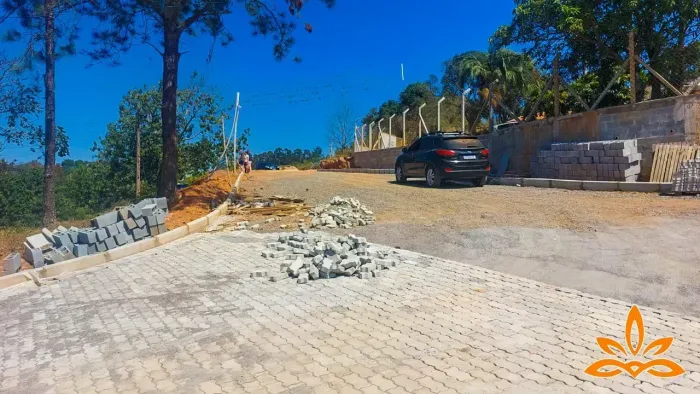 87A-TERRENO EM ATIBAIA COM ÁGUA E LUZ PRONTO