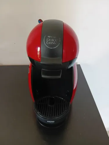 Cafeteira dulce gusto vermelha