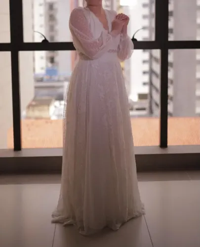 VESTIDO DE NOIVA LONGO EM RENDA - R$ 1.500,00