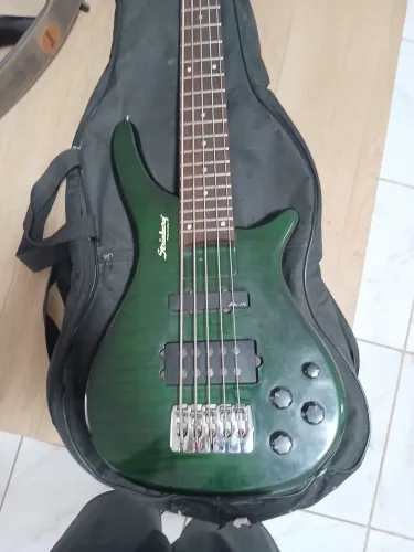Baixo strinberg 5 cordas
