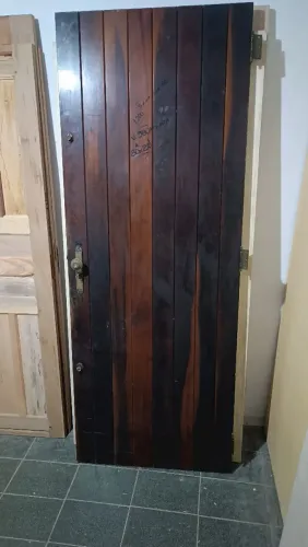 Porta externa itaúba 80cm x 2.10 mexicana VENDE SE 