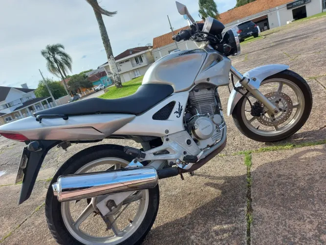 Vende-se Honda twister 250