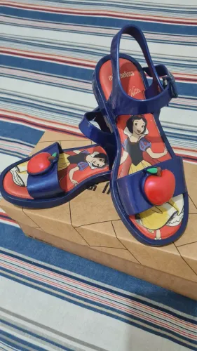 Melissa branca de neve número 32