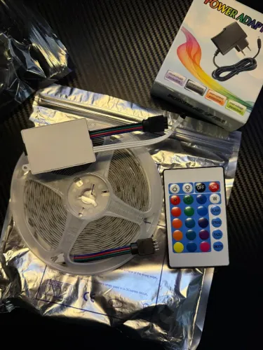 Fita LED RGB com Controle Remoto - USB - Nova