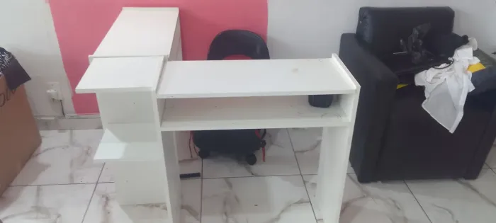 Vendo mesa de manicure