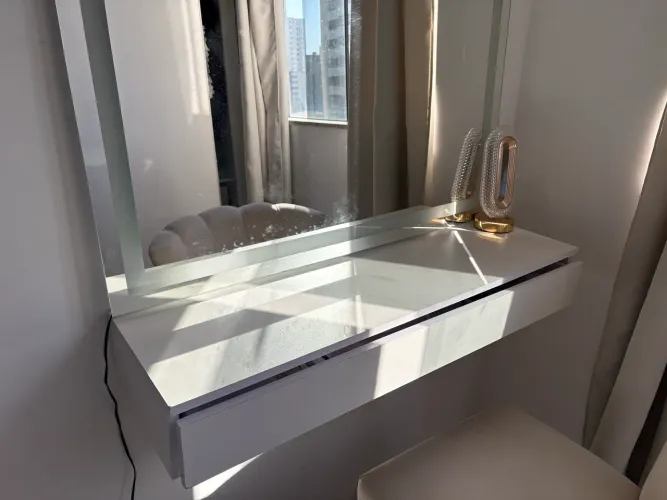 Vendo bancada e espelho Led 