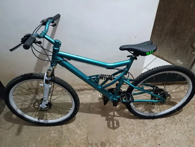 Bike Tls(não abaixo o valor)Leia anúncio pra não haver dúvidas.Dispenso curiosos 
