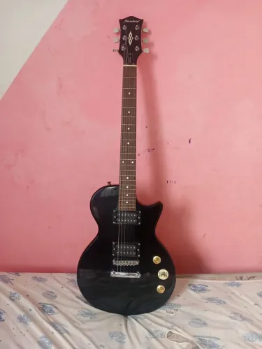 Guitarra Elétrica