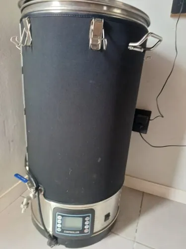 Panela cervejeira 60 litros + Torre de deslitação