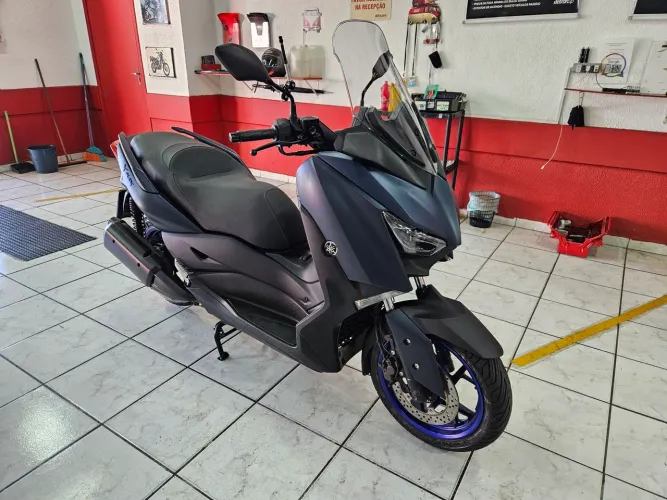 Xmax 2024 Azul em ótimo estado NAO ACEITO TROCA