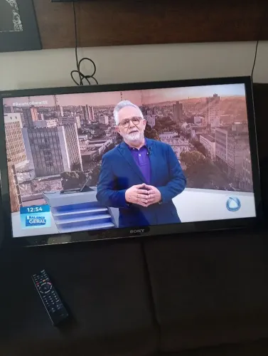 Vende-se tv 42 polegadas,em perfeito estado,motivo tenho 3 estou de mudança.!!