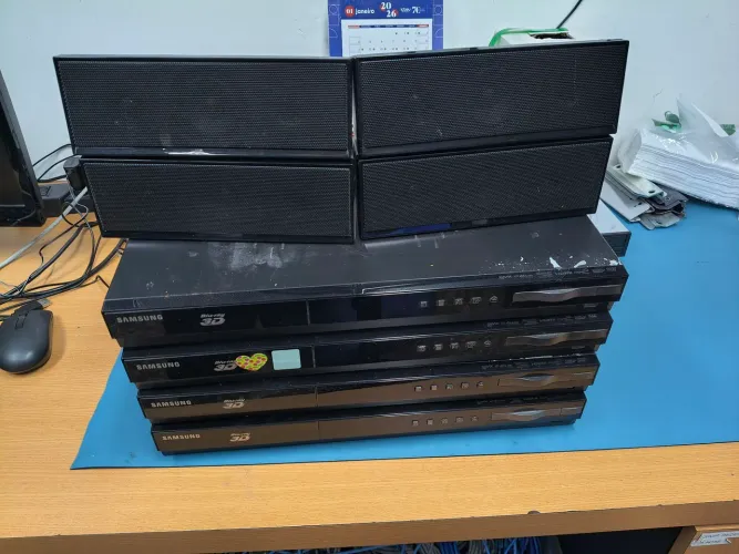 Conjunto de Home Theater Samsung 500W com 5 caixas