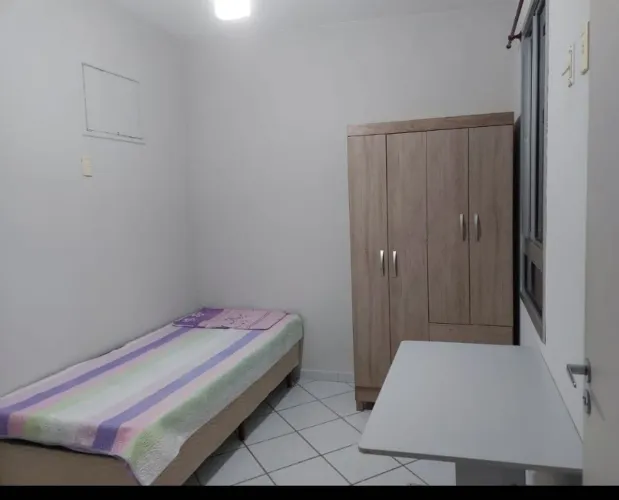 Alugo suíte em Jardim Camburi - Vaga Feminina
