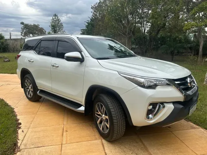 Toyota Hilux SW4 SRX 4X4 2.8 TDI 16V Dies. Aut. 2019