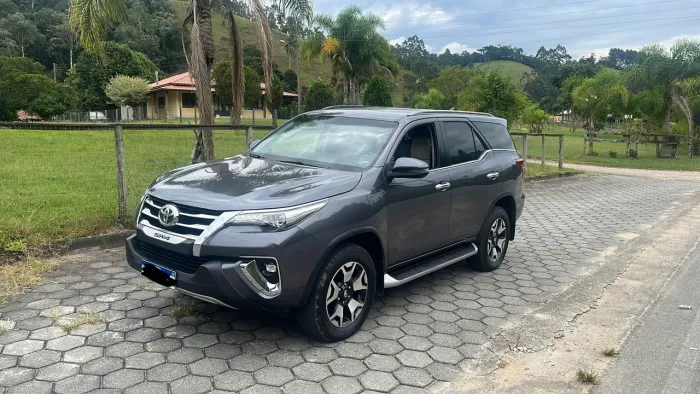 Toyota Hilux SW4 SRX Diamo. 4X4 2.8 TB DIE AUT 2020