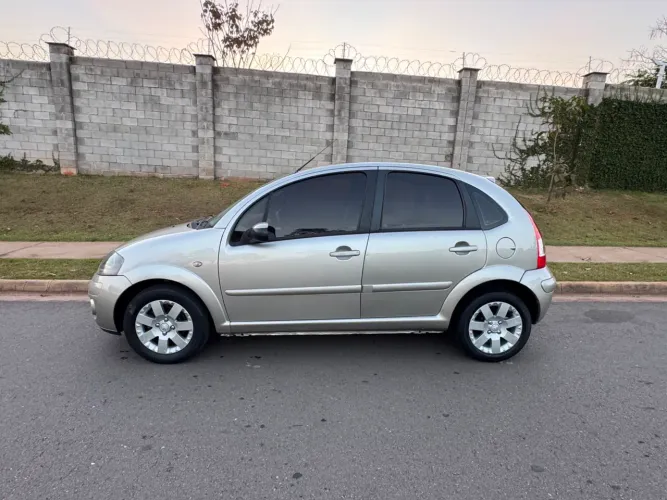 Citroen C3 GLX 1.4/ GLX Sonora 1.4 Flex 8V 5P 2012
