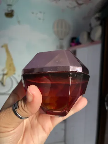 Perfume lady million empire