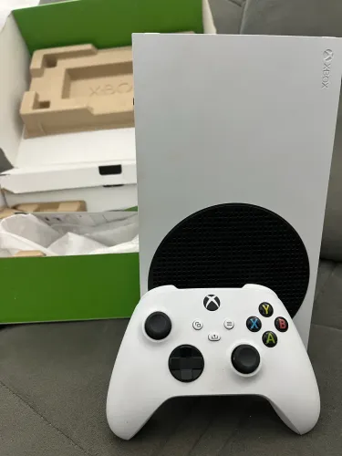 ? Xbox Series S - Completo na Caixa - Conservado