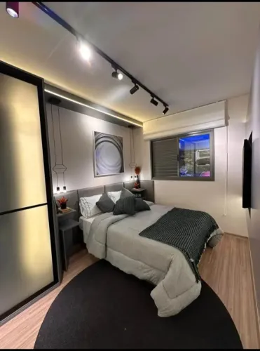 Casa com dois quartos arejada e tranquila