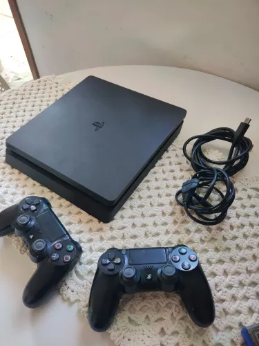 PS4 slim 1TB desbloqueado 