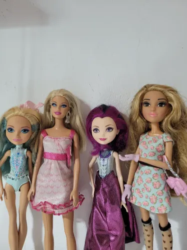 Kit 4 Bonecas Diversas | Ever After High, Barbie e Netflix