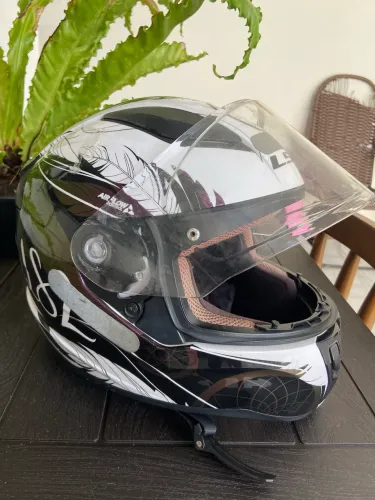 Capacete moto