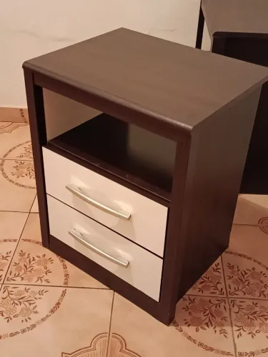 Mesa de Cabeceira 2 Gavetas e Nicho