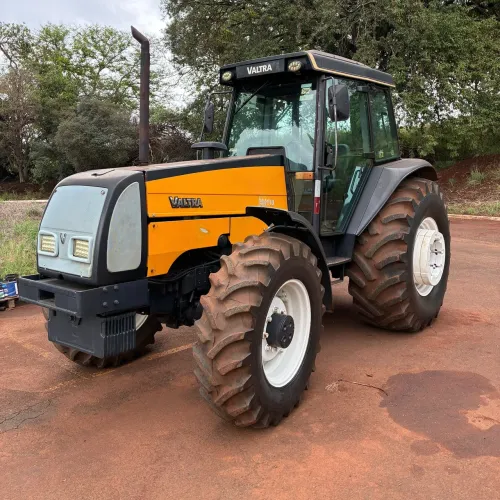 Trator Valtra