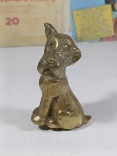 Escultura em bronze motivo cachorro 