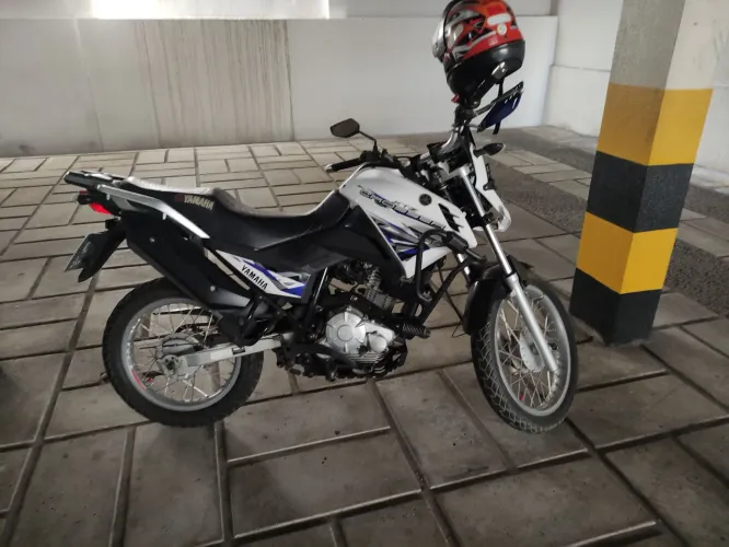 Moto Yamaha Extra troco a 250 cilindrada