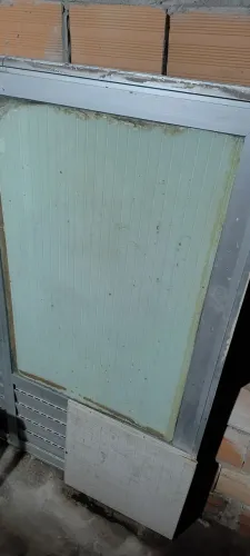 Vende-se 2 janelas